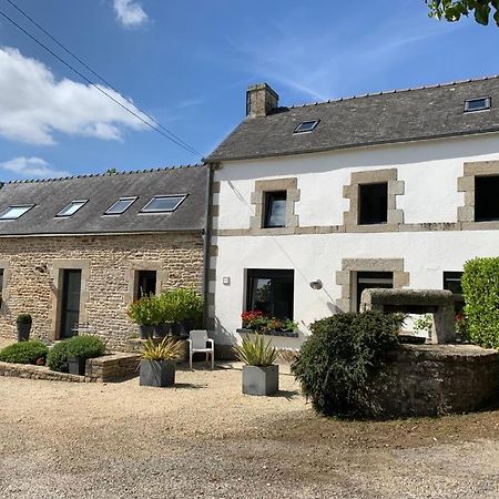 Longere De Kerveguen Argoat Villa Leuhan Exterior photo