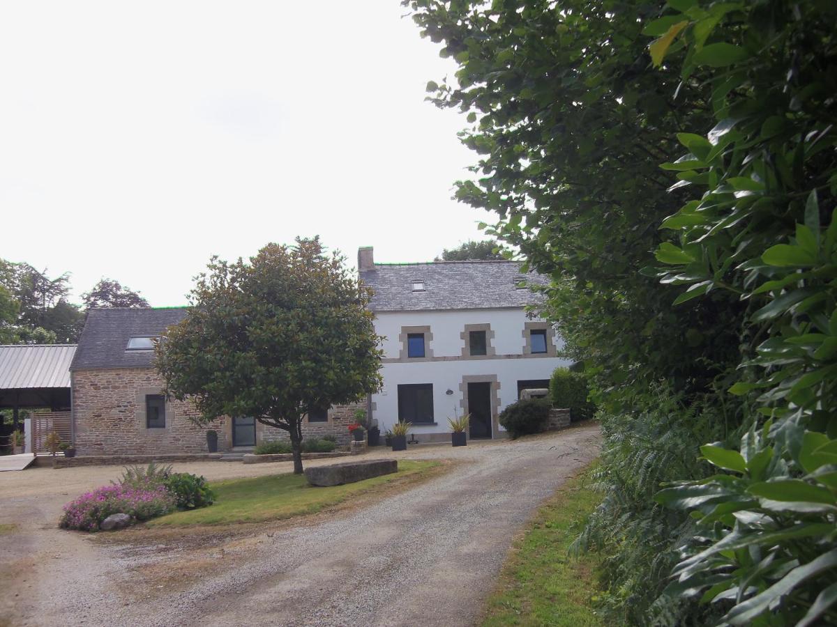Longere De Kerveguen Argoat Villa Leuhan Exterior photo