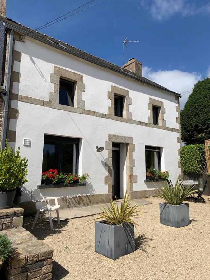 Longere De Kerveguen Argoat Villa Leuhan Exterior photo